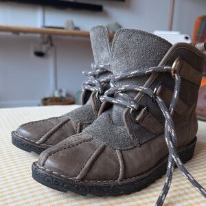 Clarks Brown Grayish Ankle Boots with Cozy Lining Sherpa 8.5